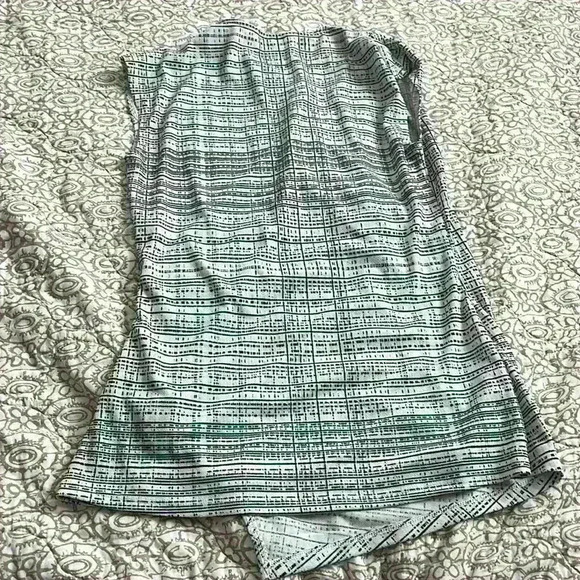 Ann Taylor geometric faux wrap blouse top sleeveless - Picture 4 of 5